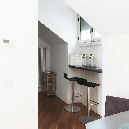 Comecasa Attic 5 Min Walk From Duomo شقة