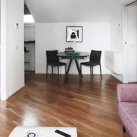 Apartament Comecasa Attic 5 Min Walk From Duomo *