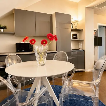 Apartman Comecasa Attic 3 Min Walk From Duomo Milánó